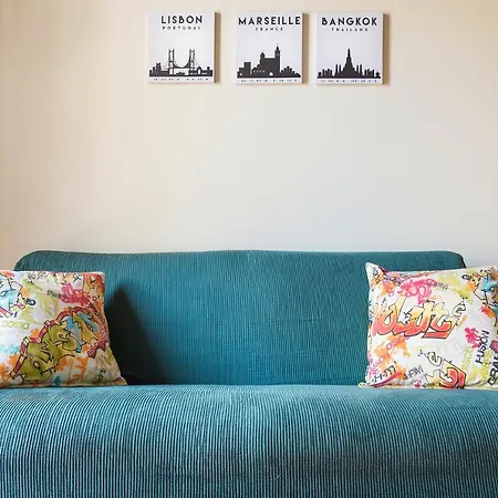 Apartment Plum Guide - Spearmint *